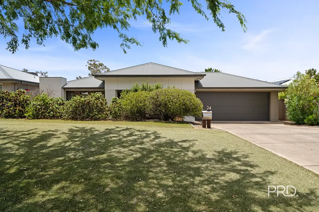 24 Barton Avenue, Lloyd, NSW 2650