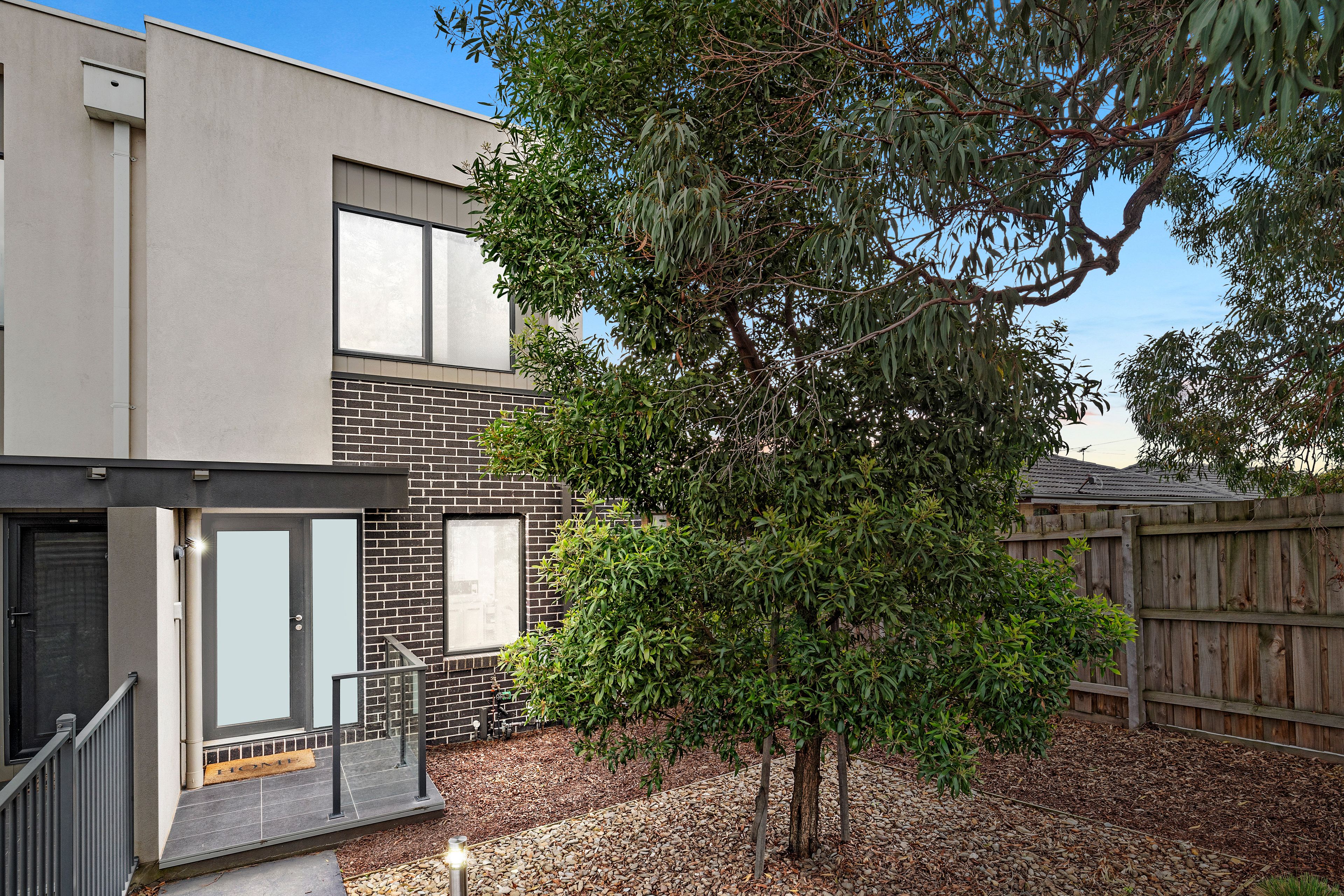 UNIT 7 69 MANCHESTER RD, MOOROOLBARK VIC 3138, 0 ਕਮਰੇ, 0 ਬਾਥਰੂਮ, Townhouse