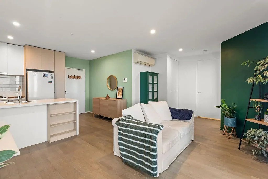 Maribyrnong 1Moenga Luminous Chic