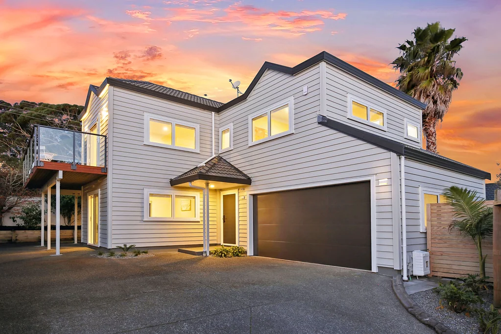 Sunnynook 4Kwarto New Rebuild, Dual Rangitoto and Westlake Zone!