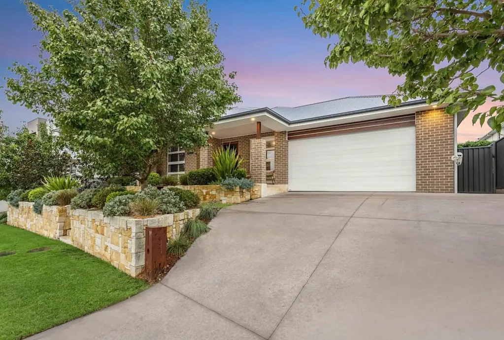 Executive Single-Level Family Home in Bella Vista