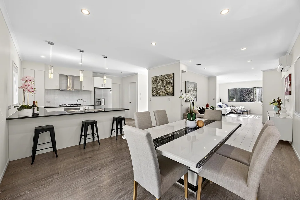 Mission Heights 6침실 Grand Luxury Living for Large and Multi-Gen Families