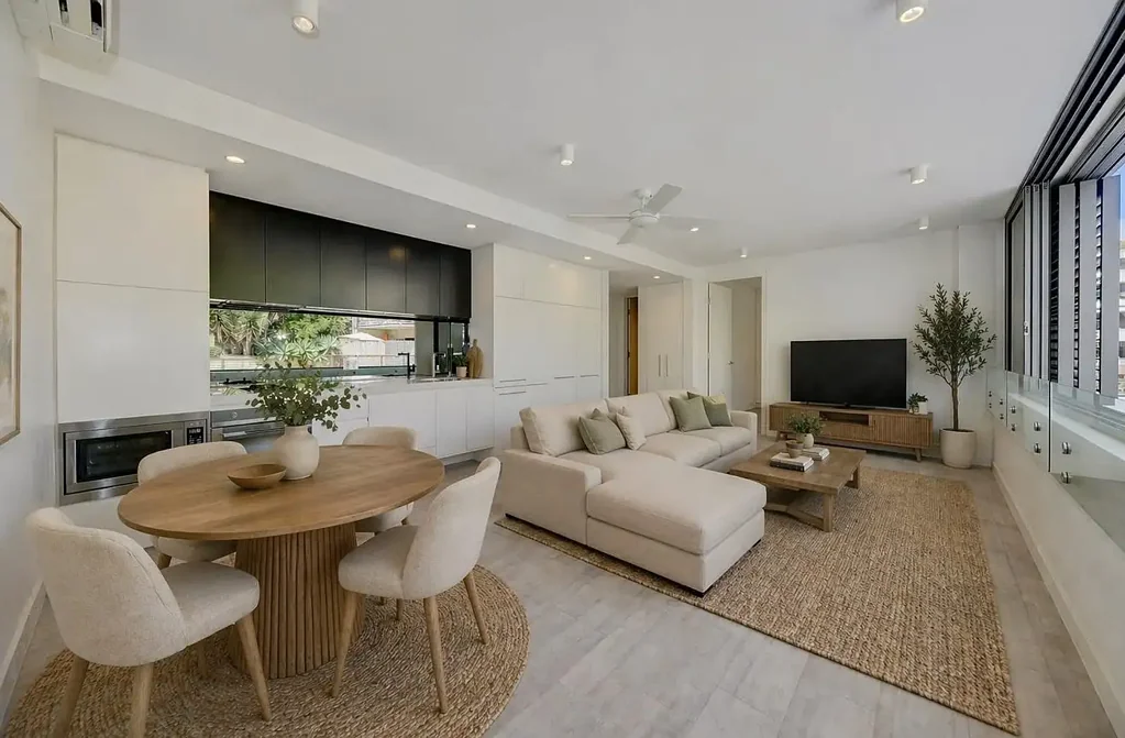 Modern 1 Bedroom Apartment with Study