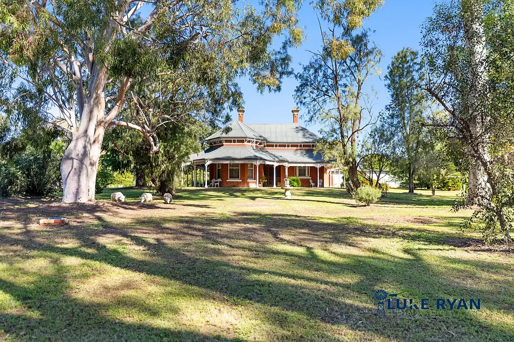 Rochester 4Kwarto HISTORIC HOMESTEAD - TIMELESS CHARACTER IN THE HEART OF TOWN