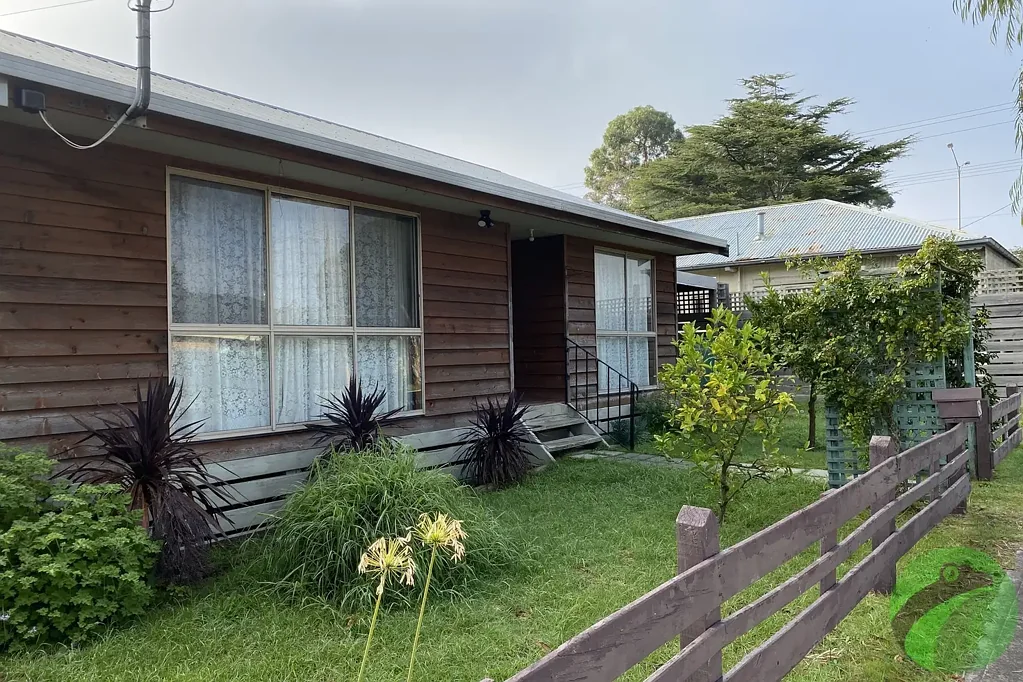 Cozy & Comfortable Two-Bedroom Cedar Home