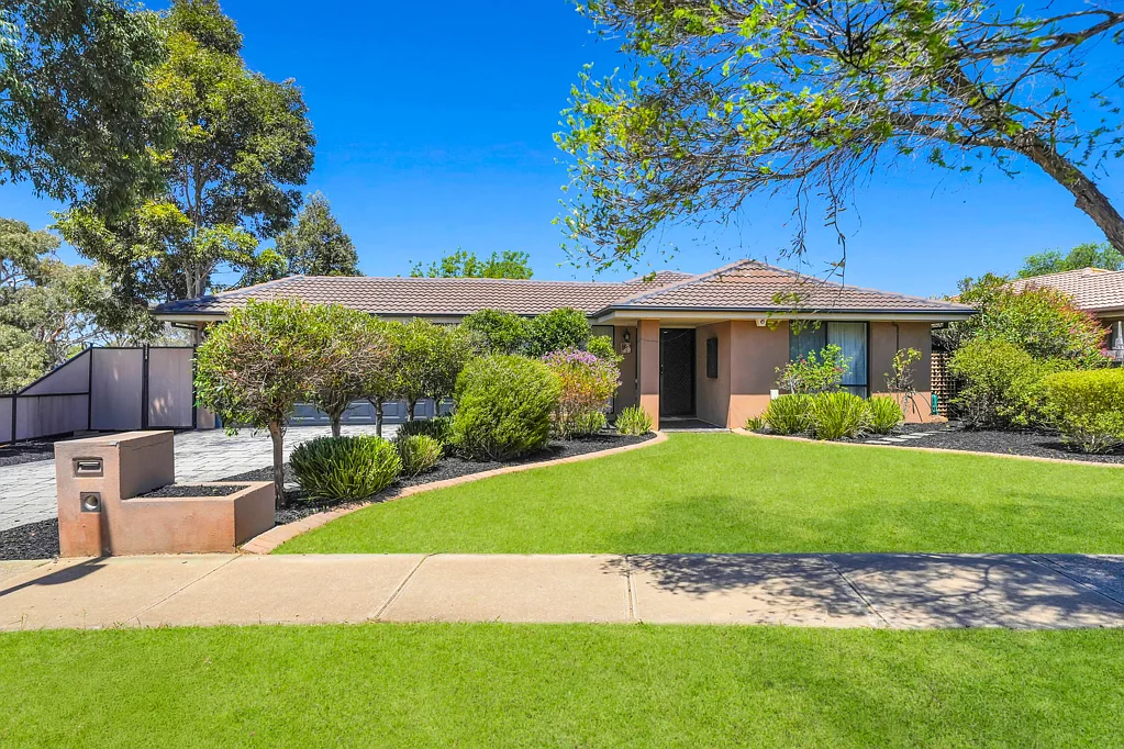 23 Black Dog Drive, Brookfield, VIC 3338
