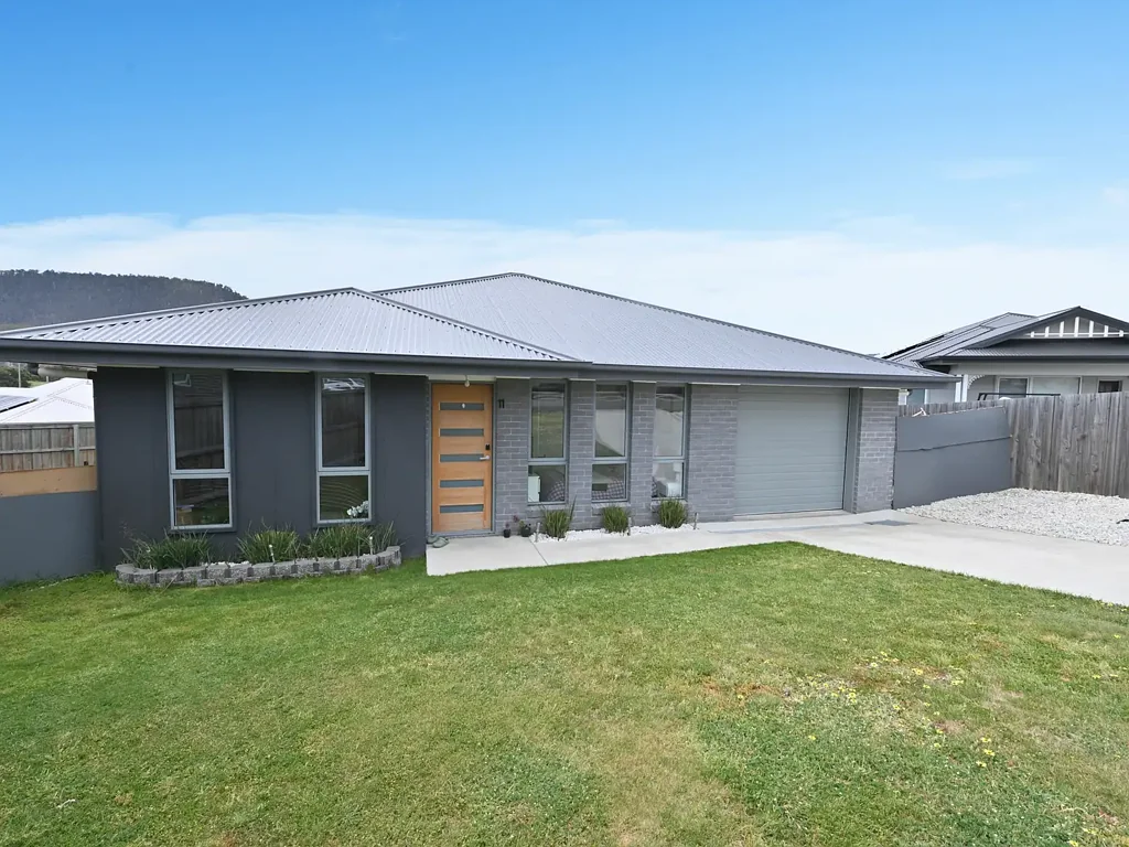 New Norfolk 3Kwarto Modern Family Living in a Peaceful Cul-de-Sac