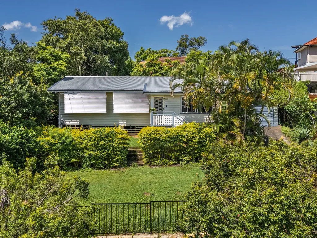35 Wilgarning Street, Stafford Heights, QLD 4053