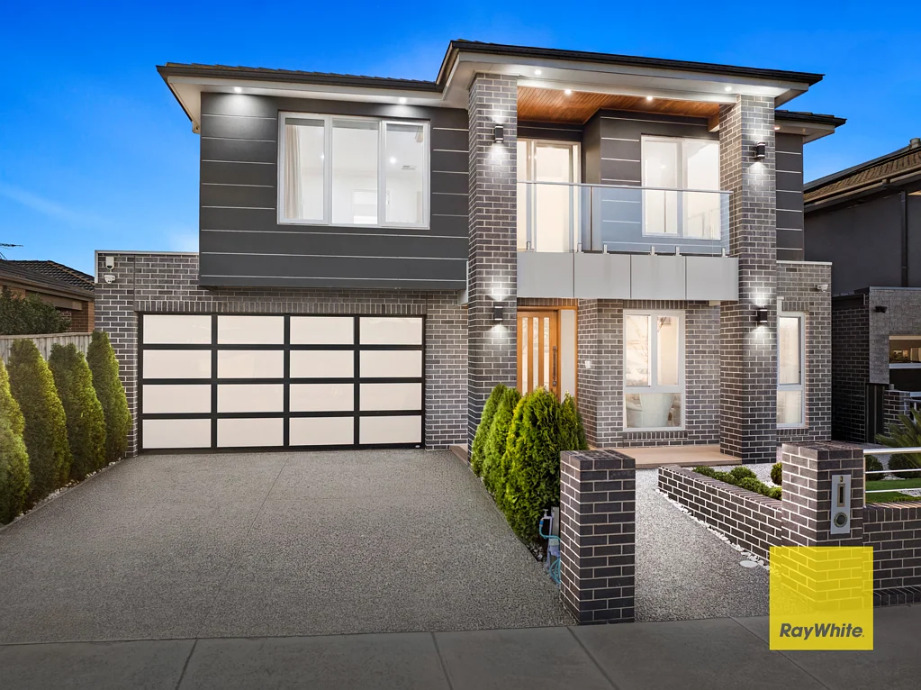 Greenvale 5房 宽敞双层家庭住宅，多功能起居区及客房住宿 Spacious Double-Storey Family Living with Multiple Living Zones & Guest Accommodation