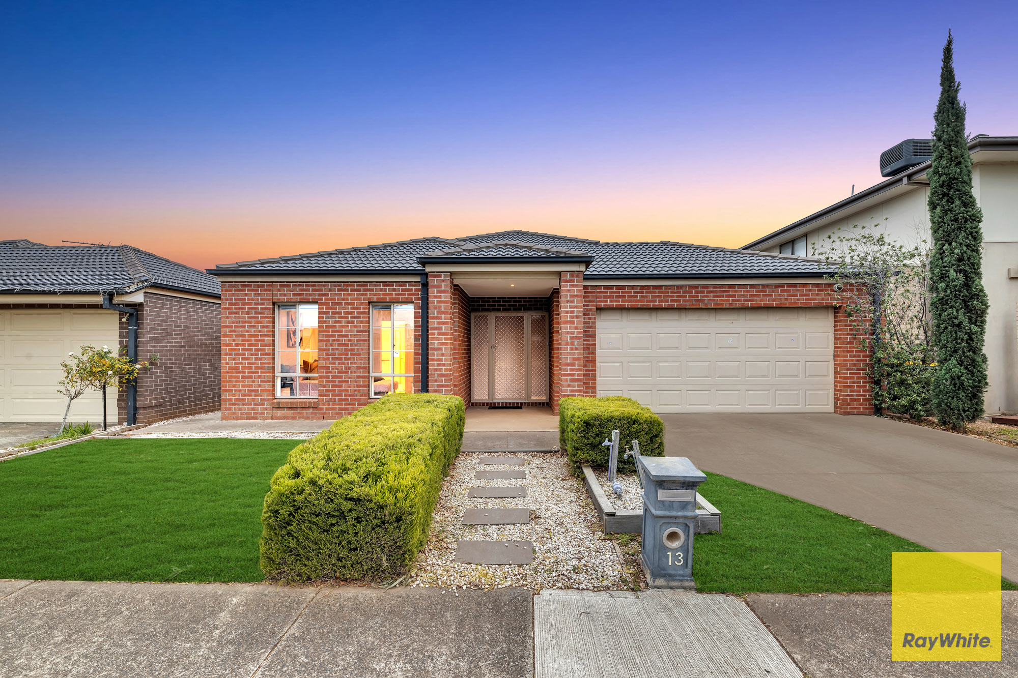 13 BUNGALOOK ST, MANOR LAKES VIC 3024, 0 rūma, 0 rūma horoi, House