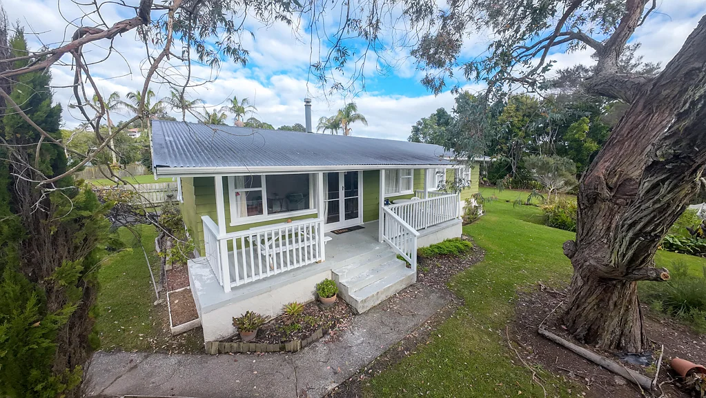 Kaitaia 3Habitaciones Family Home on Expansive Grounds In Town!!