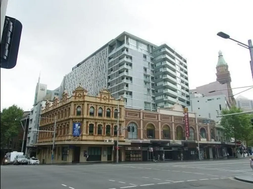 4-Bedroom Apartment in Taragon Central | Less Than 1 Minute to UTS | 2 Secure Car Spaces
