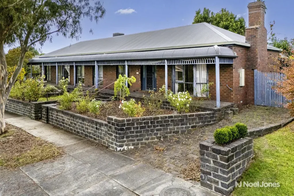 Rowville 3房 街角地块646㎡ 优越位置 牧场风格 家园潜力 步行商圈 公校环绕 停车位充足 Location, Land And Limitless Opportunity