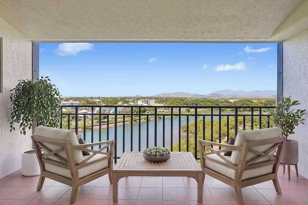 Townsville City 3 Bedroom Elevated city living with open outlooks