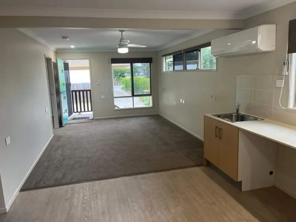Tennyson apartment in immaculate condition
