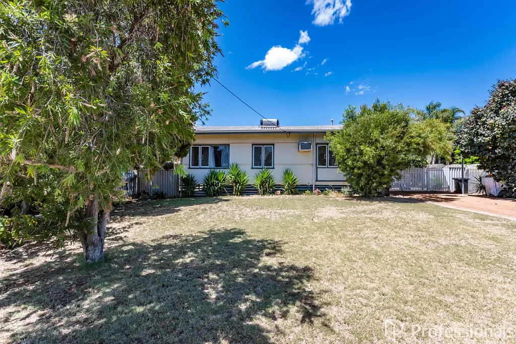 48 Felicia Street, Rangeway, WA 6530