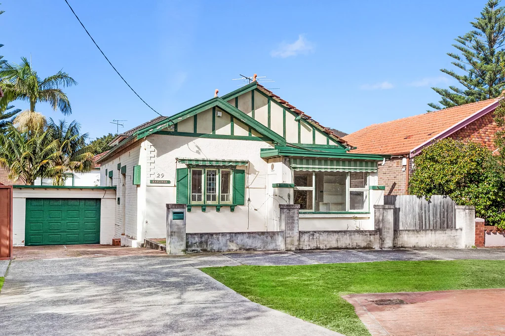 Coogee 3 Bedroom Original Freestanding Home with 13.1m Frontage and R3 Zoned