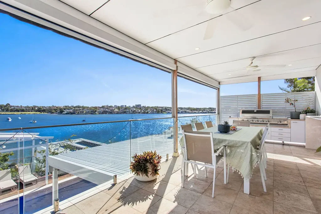 Sans Souci 4房  Prestigious Waterside Residence with Uninterrupted Water Views