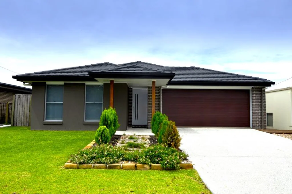 Banksia Beach 4部屋 BRAND NEW 4 BEDROOM HOUSE & LAND