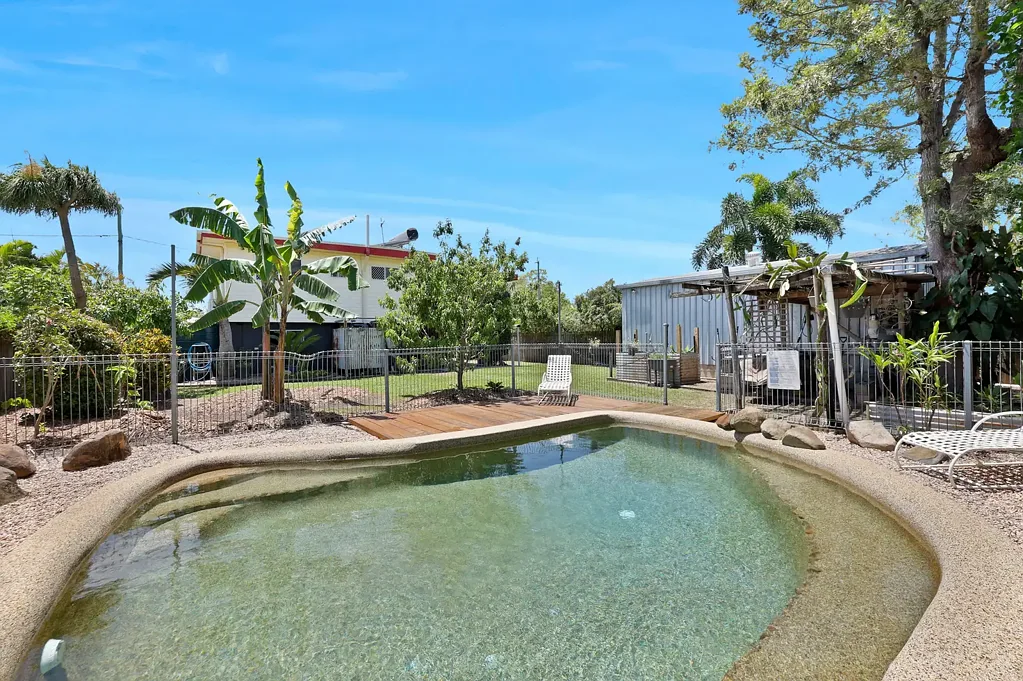 East Mackay 4房  COASTAL FAMILY LIVING IN A QUIET NEIGHBOURHOOD, CLOSE TO THE CITY, THE BEACH & MANY SOCIAL & SPORTING GROUNDS
