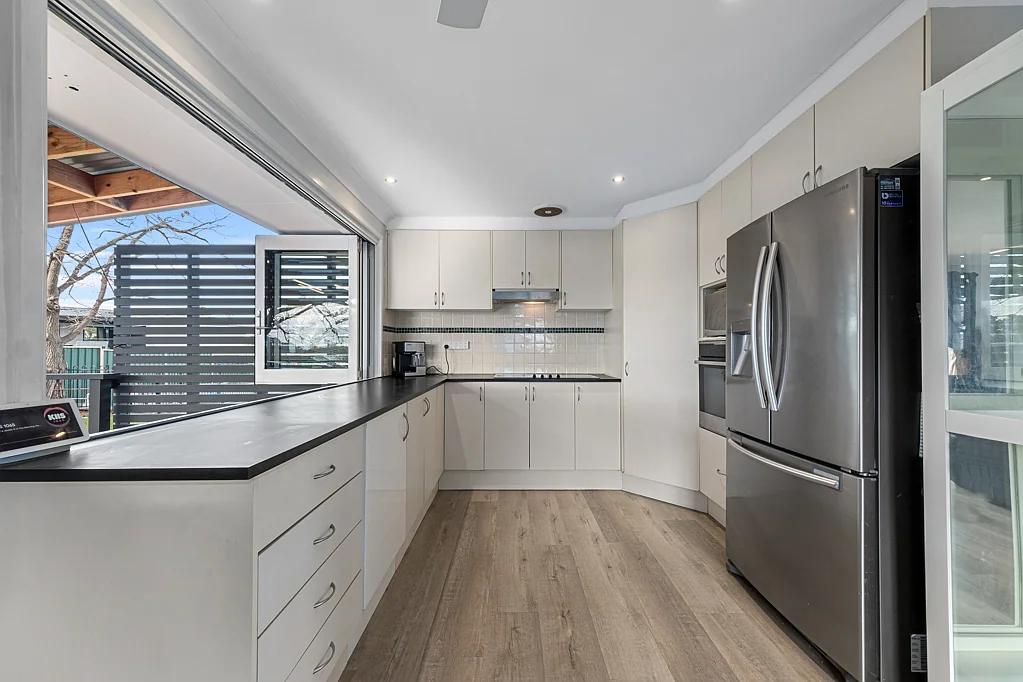 24 Dobell Circuit, St Clair, NSW 2759