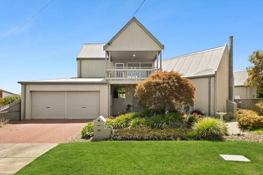 28 Greenbank Court, Leopold, VIC 3224