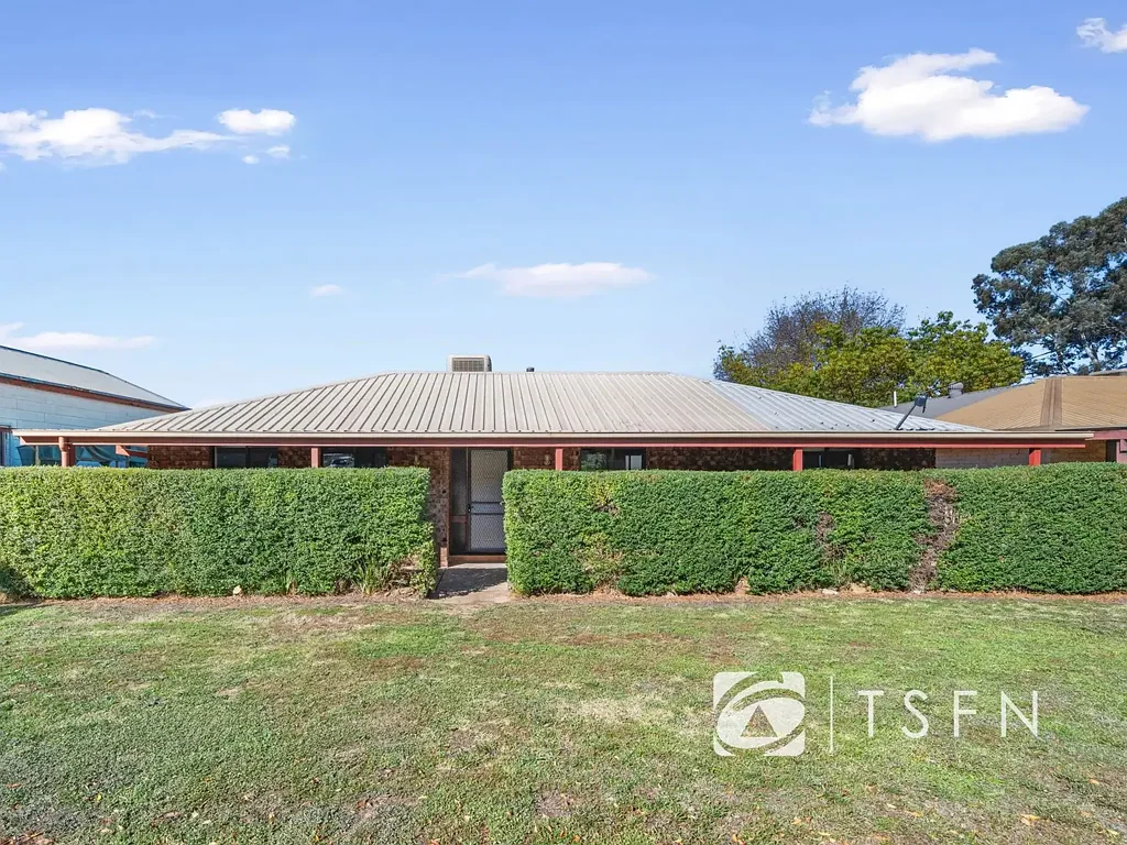 North Bendigo 3Habitaciones 3 bedrooms home with fresh updates on 1005m2.