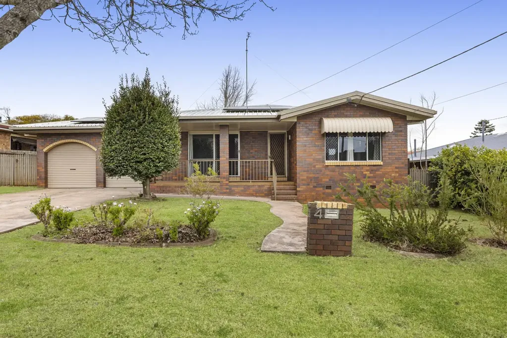 4 Hibiscus Drive, Centenary Heights, QLD 4350