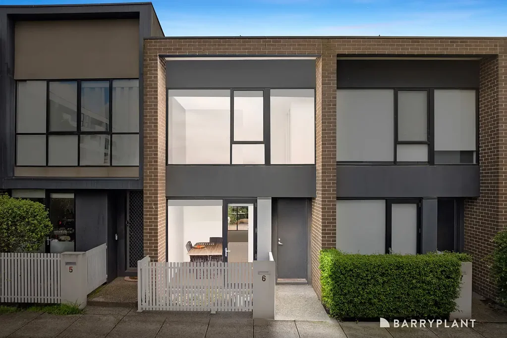 6 Olsen Walk, Mill Park, VIC 3082