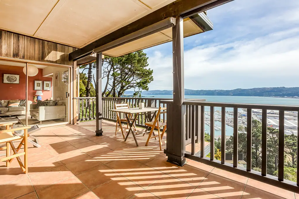 1B 35 Nikau Road, Point Howard, Wellington