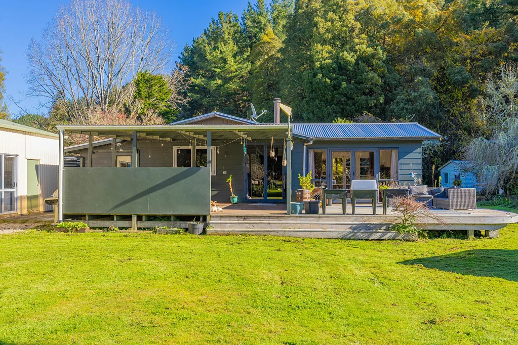 Waimiha-Ongarue Two Homes on 5 Hectares!