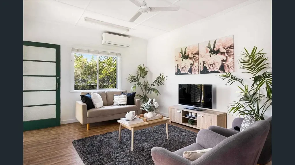 Charming single-level residence is situated on a tranquil street in Rocklea