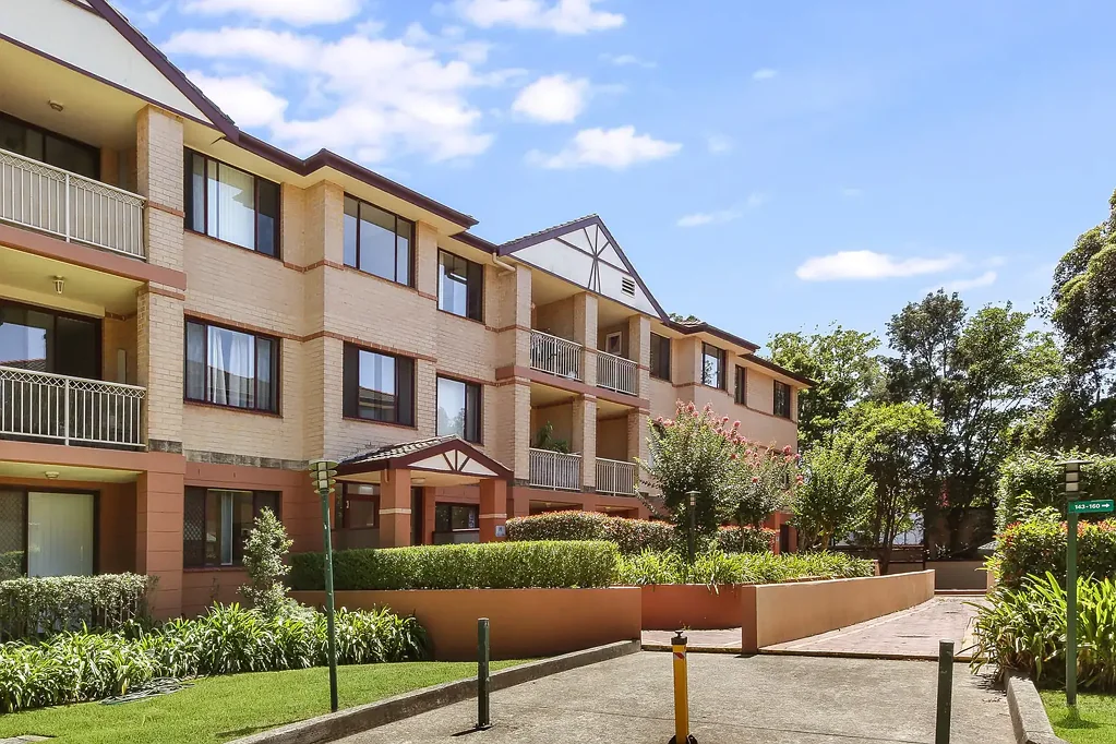 Ashfield 3ห้องนอน Modern apartment with resort-style facilities set within "Green Trees" complex