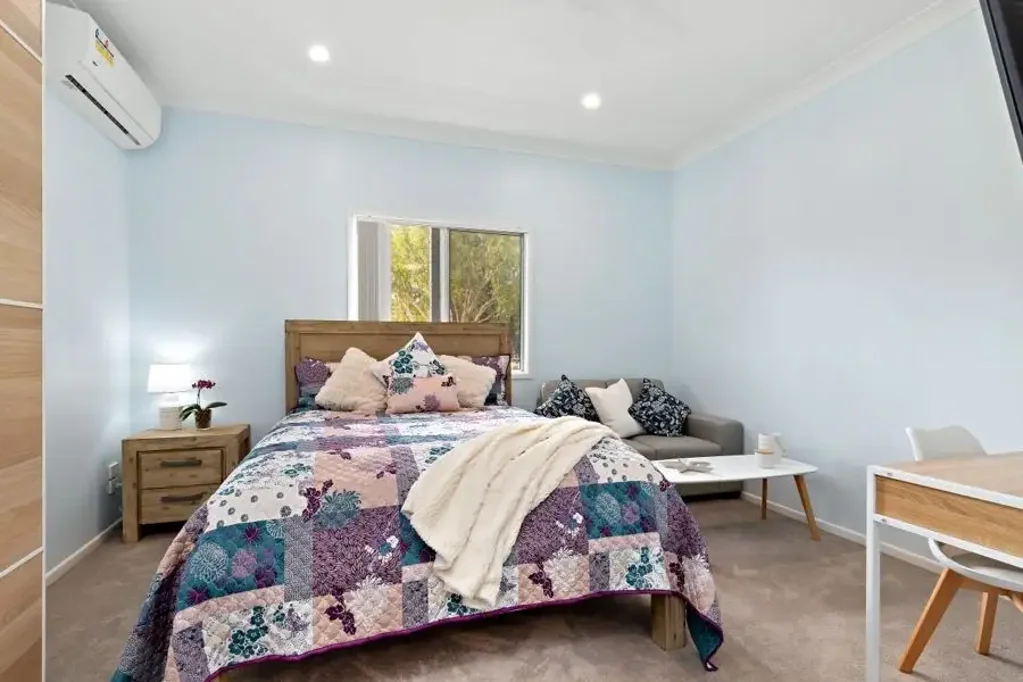 TRANQUIL PARK SETTING IN MOOROOKA