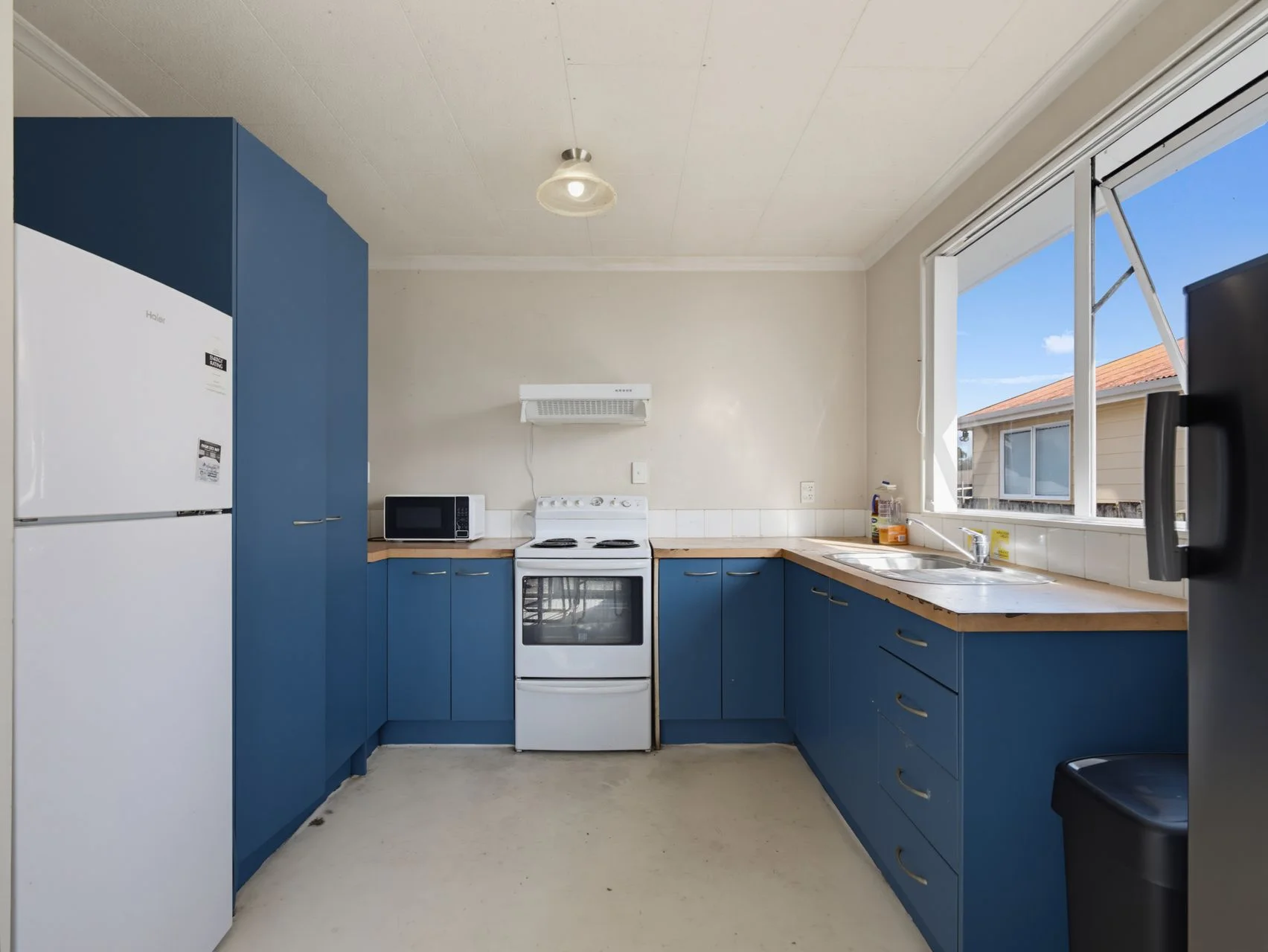 Flat Bush 3房  Vacant & Endless Potential – A Renovator's Dream!