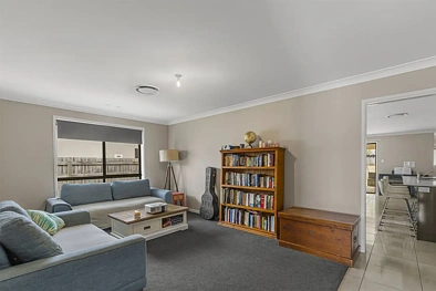ਰਹਿਣ ਵਾਲਾ ਕਮਰਾ - 8 Pine Place, Upper Kedron, QLD 4055