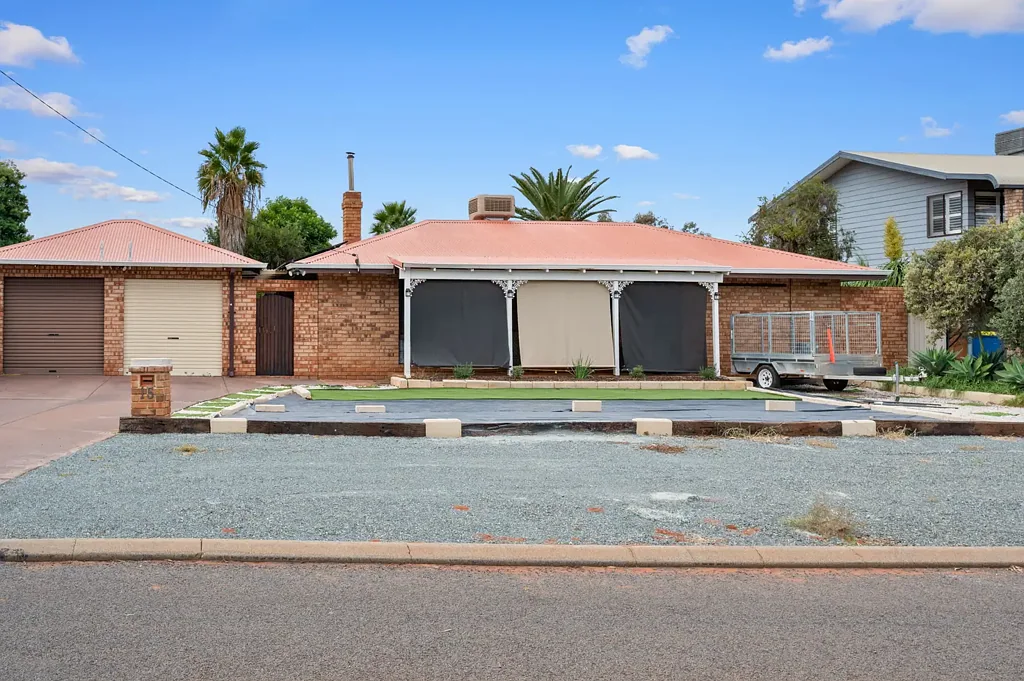 Hannans 3ਬੈੱਡਰੂਮ Three Bedroom Home in a Great Location; Plus the Bonus of an Awesome Backyard!