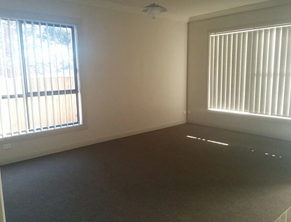 15/111 Menangle Street, Picton, Macarthur Region, 3 कमरे, 2 बाथरूम, Townhouse