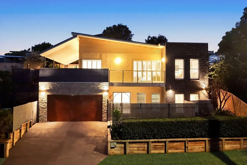 Warragamba 4房 令人惊叹的全面翻新家庭住宅 – 奢华、宽敞与永恒风格 Stunning Fully Renovated Family Home – Luxury, Space & Timeless Style