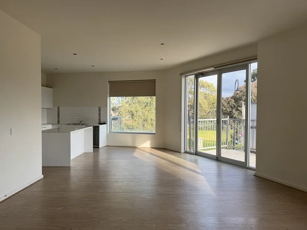 Spacious 2-Bedroom Apartment + Study in the Heart of Laurimar