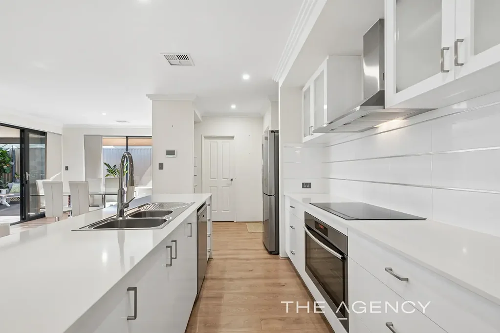 23 Mclaren Avenue, Beeliar, WA 6164