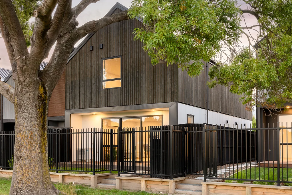 Harewood 3Phòng ngủ Premium Living on Tullet Park!