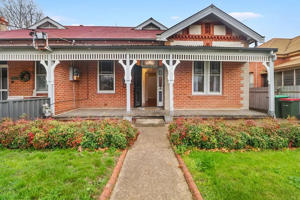 Location, Lifestyle & Versatility!