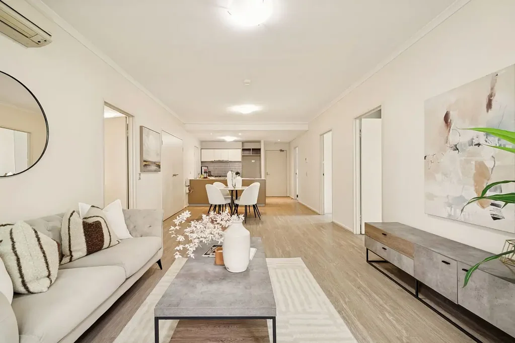 Homebush 3房 获奖Crown开发 楼角采光充足 东向视野开阔 设计师石材厨房 三卧带主套 内部洗衣健身房 步行火车站商圈 Spacious Contemporary Apartment in the heart of Homebush | ICON by the Crown Group