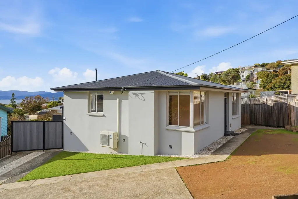 Immaculate 3 Bedroom Home with Large Garage
