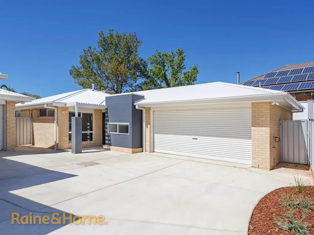 PARKLAND LIVING ON YOUR DOORSTEP