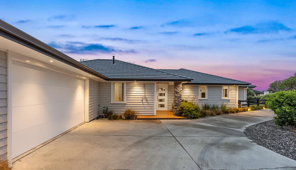 3 Barbaras Way, Waikanae Beach