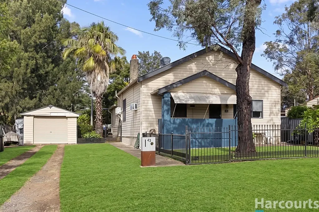 Pelaw Main 3房  Classic charm & modern comfort on ¼-acre block with rear lane access