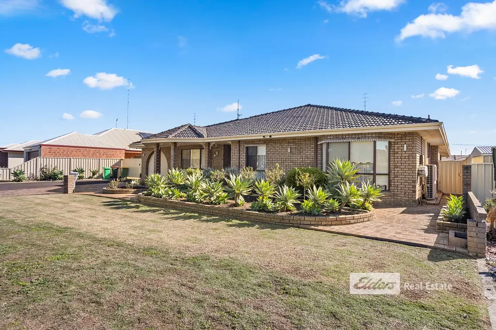 East Bunbury 4 Bedroom Stylish Family Living in Sought-After East Bunbury