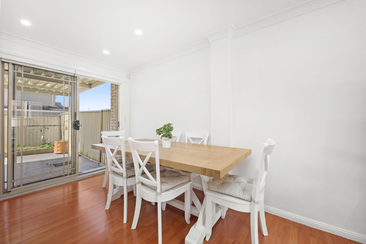 UNIT 6 21-23 YEEND ST, MERRYLANDS NSW 2160, 0房, 0浴, Townhouse